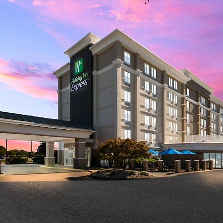 Holiday Inn Express Hotels- Hampton By Ihg Екстериор снимка