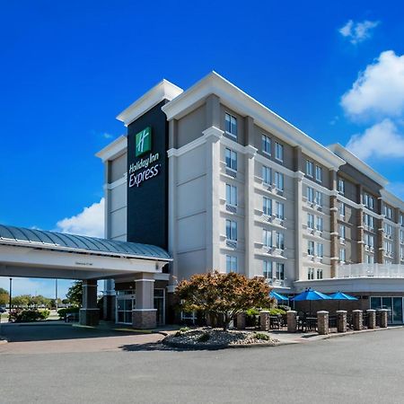 Holiday Inn Express Hotels- Hampton By Ihg Екстериор снимка