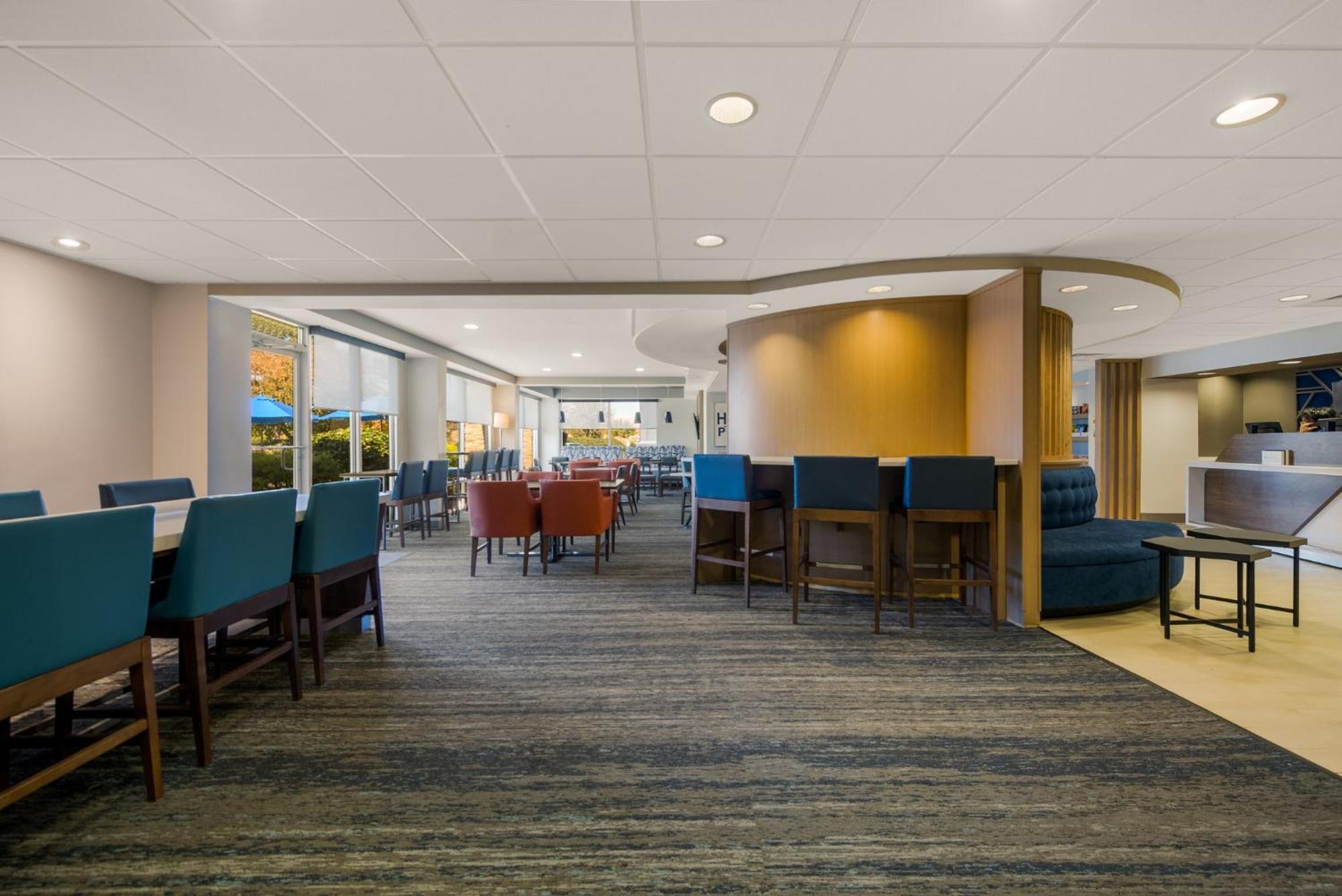 Holiday Inn Express Hotels- Hampton By Ihg Екстериор снимка