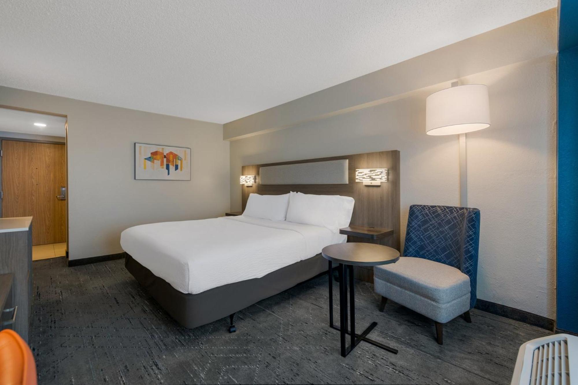 Holiday Inn Express Hotels- Hampton By Ihg Екстериор снимка