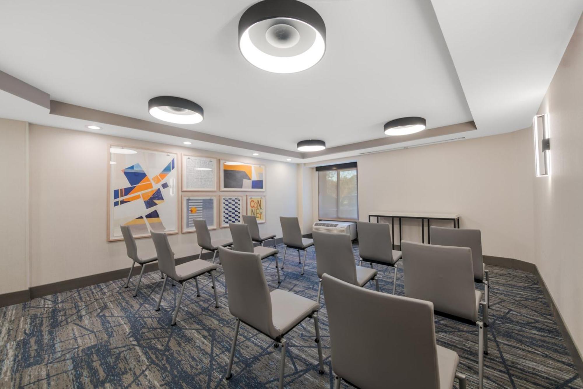 Holiday Inn Express Hotels- Hampton By Ihg Екстериор снимка