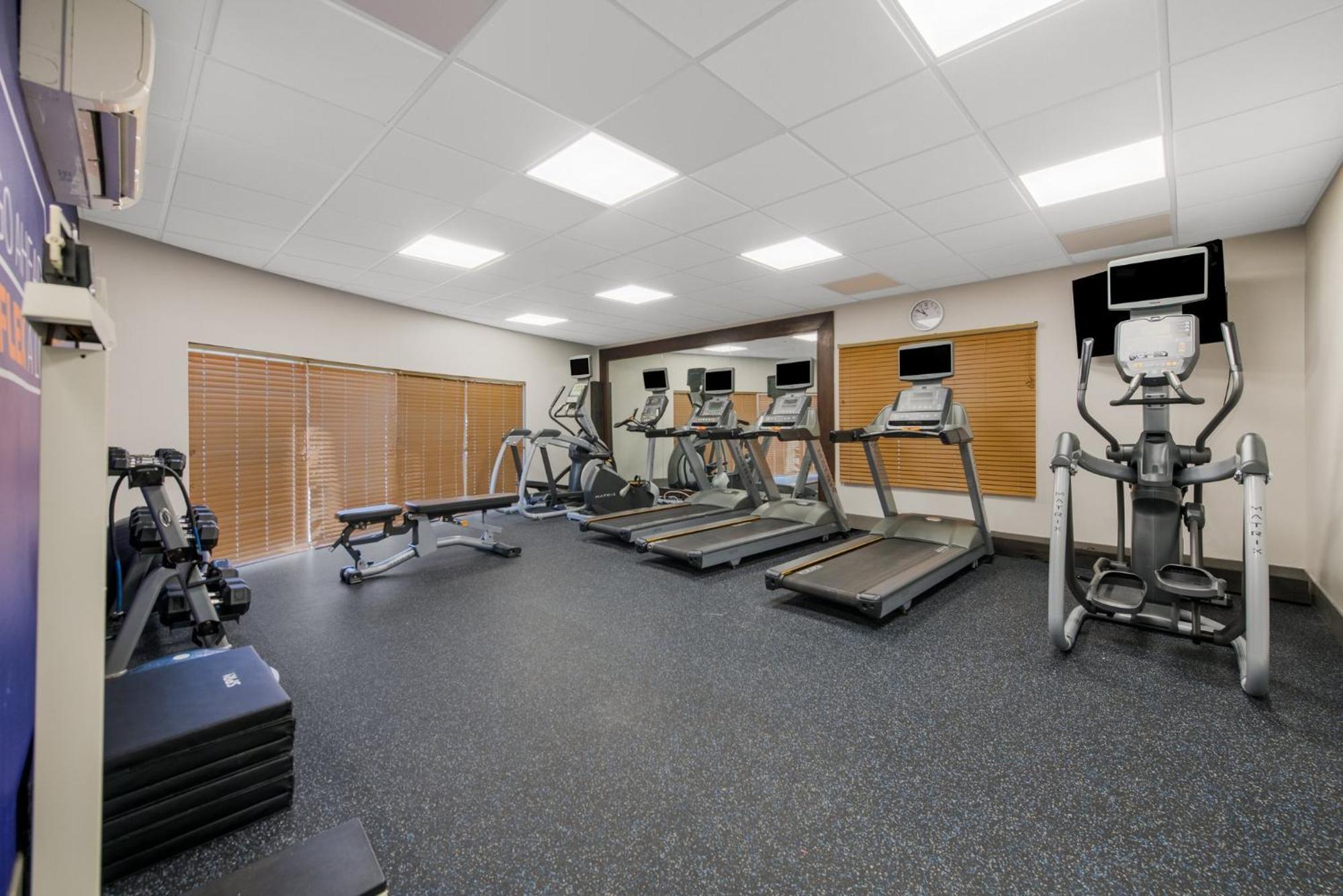 Holiday Inn Express Hotels- Hampton By Ihg Екстериор снимка